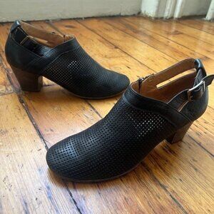 Vero Cuoio Black  Womens shoe size Italian 40.5, US 10.5